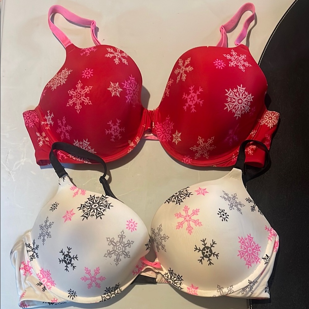 Victoria's Secret Red & White Snowflake Print T-Shirt Bras (2-Pack)
